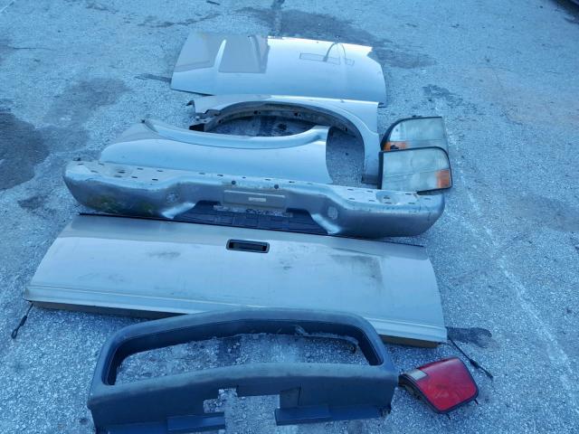 1GTCS19W328186318 - 2002 GMC SONOMA GRAY photo 9