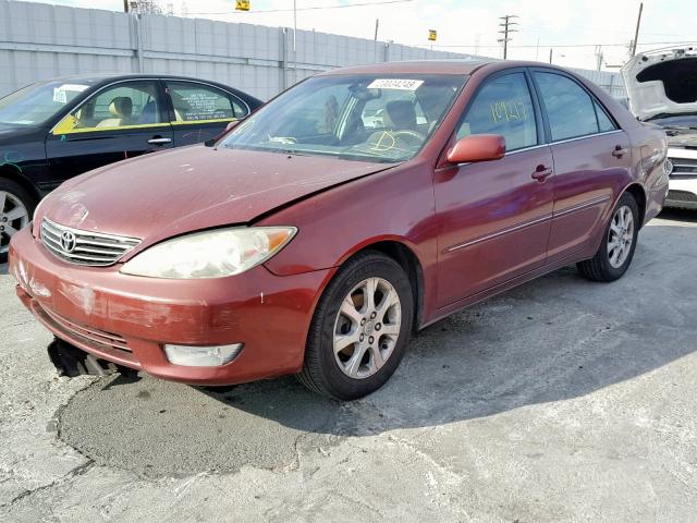 4T1BE32K95U068920 - 2005 TOYOTA CAMRY LE RED photo 2