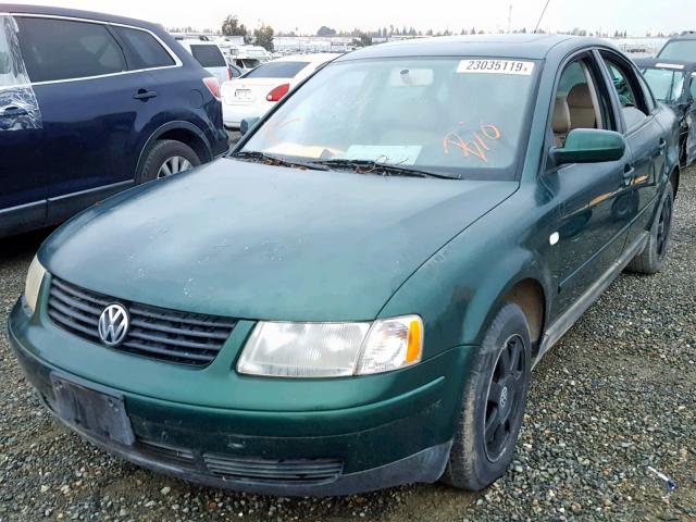 WVWMA23B3YP159234 - 2000 VOLKSWAGEN PASSAT GLS GREEN photo 2