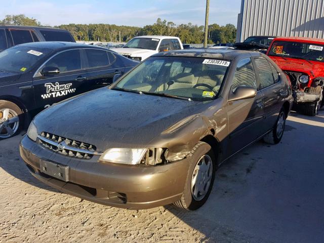 1N4DL01D0WC235585 - 1998 NISSAN ALTIMA XE BROWN photo 2