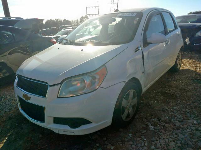 KL1TD66E29B311591 - 2009 CHEVROLET AVEO LS WHITE photo 2