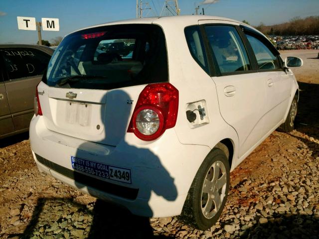 KL1TD66E29B311591 - 2009 CHEVROLET AVEO LS WHITE photo 4