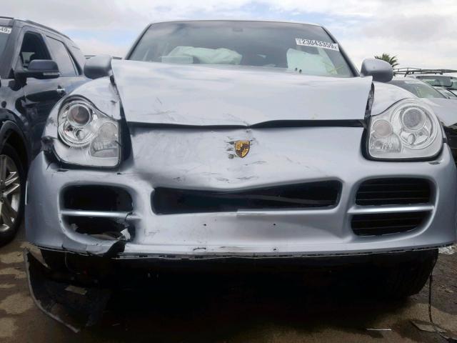 WP1AB29P04LA61944 - 2004 PORSCHE CAYENNE S SILVER photo 9