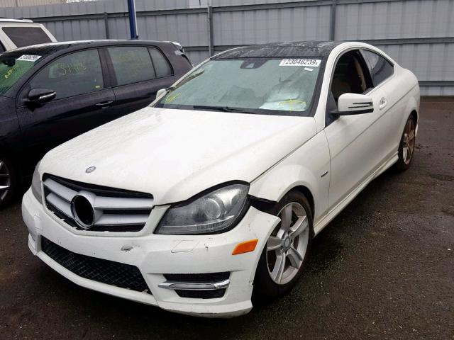 WDDGJ4HB7CF914682 - 2012 MERCEDES-BENZ C 250 WHITE photo 2