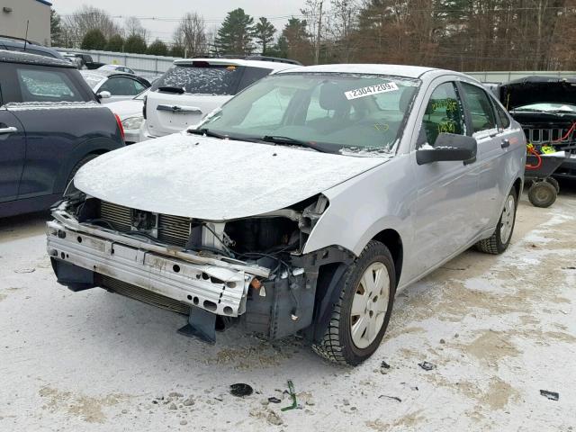 1FAHP34N58W107825 - 2008 FORD FOCUS S/SE SILVER photo 2