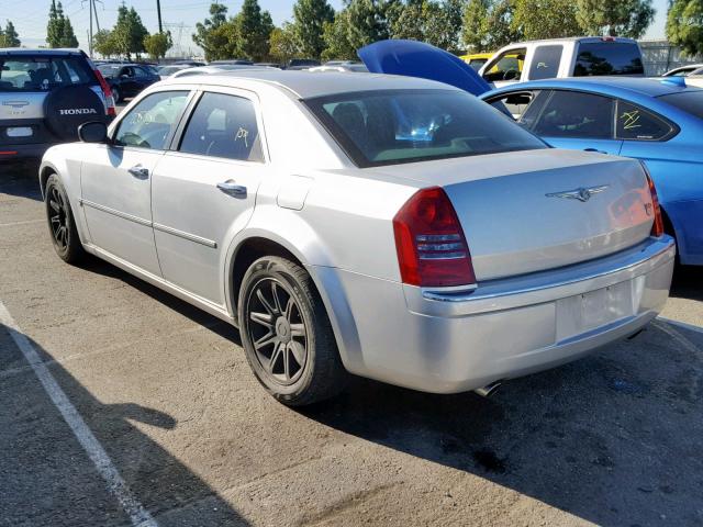 2C3JA63HX5H136049 - 2005 CHRYSLER 300C SILVER photo 3