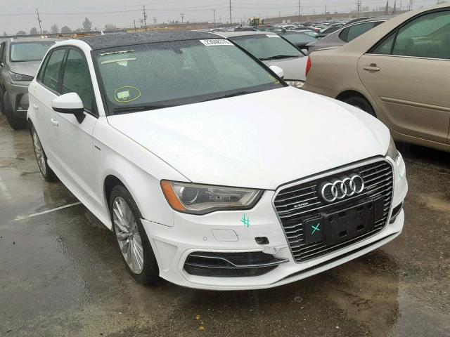 WAUUPBFFXGA113170 - 2016 AUDI A3 E-TRON WHITE photo 1