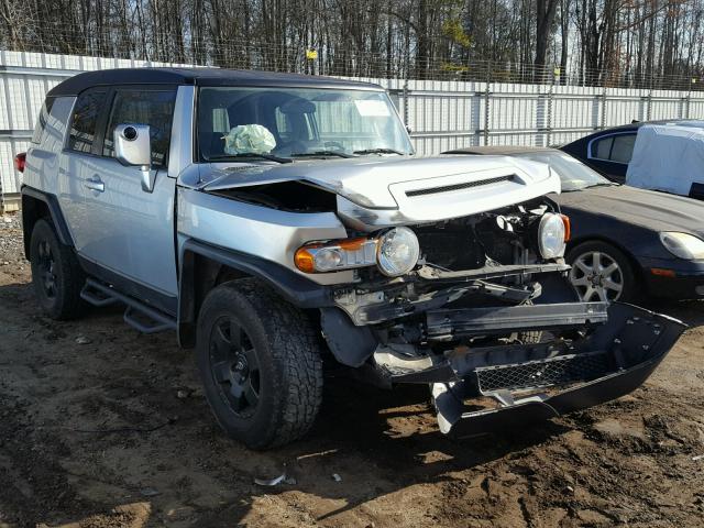 JTEBU11F170046853 - 2007 TOYOTA FJ CRUISER SILVER photo 1