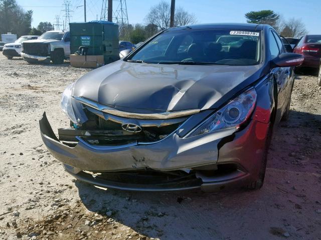 5NPEC4AC0DH605142 - 2013 HYUNDAI SONATA SE GRAY photo 2
