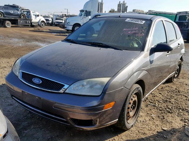 1FAHP37N77W331771 - 2007 FORD FOCUS ZX5 GRAY photo 2