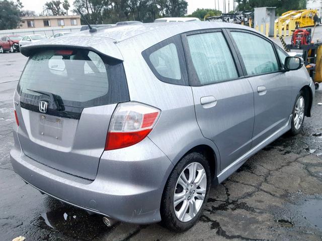 JHMGE88659S006464 - 2009 HONDA FIT SPORT GRAY photo 4