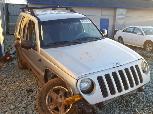 1J4GL38K86W219785 - 2006 JEEP LIBERTY RE SILVER photo 1