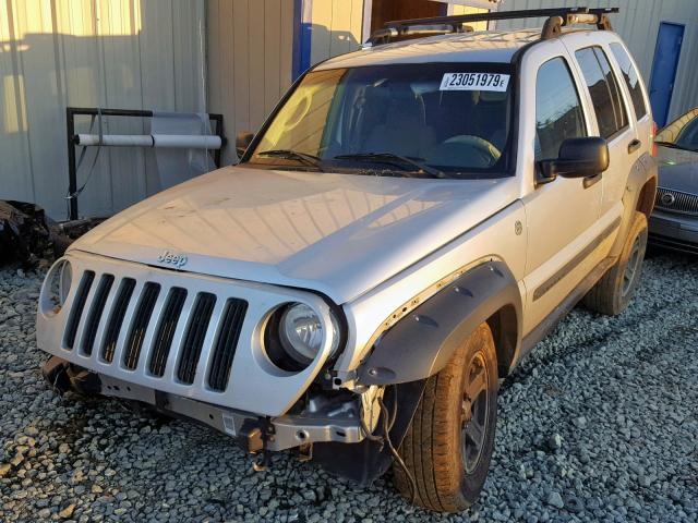 1J4GL38K86W219785 - 2006 JEEP LIBERTY RE SILVER photo 2