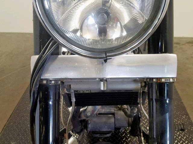 5VPHB26D453010928 - 2005 VICTORY MOTORCYCLES HAMMER BLACK photo 10