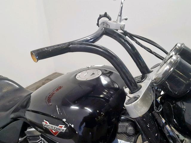 5VPHB26D453010928 - 2005 VICTORY MOTORCYCLES HAMMER BLACK photo 18