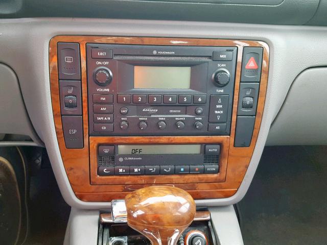 WVWTH63B34P048403 - 2004 VOLKSWAGEN PASSAT GLX 蓝色 照片 9