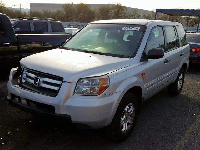 5FNYF18137B024423 - 2007 HONDA PILOT LX SILVER photo 2