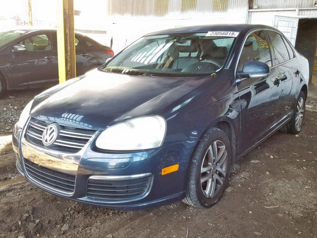 3VWSF71K75M635122 - 2005 VOLKSWAGEN NEW JETTA BLUE photo 2