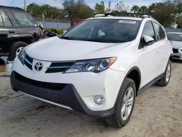 2T3WFREV8DW037512 - 2013 TOYOTA RAV4 XLE WHITE photo 2