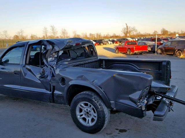 1B7HL38X62S561324 - 2002 DODGE DAKOTA QUA GRAY photo 9