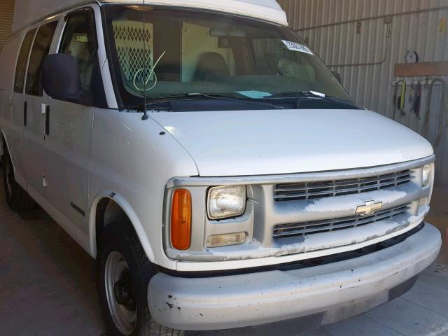 1GCHG35R811149646 - 2001 CHEVROLET EXPRESS G3 WHITE photo 1