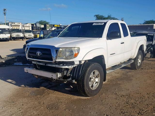 5TETU62N36Z206936 - 2006 TOYOTA TACOMA PRE WHITE photo 2