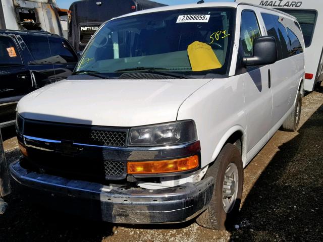 1GAZG1FG2D1194262 - 2013 CHEVROLET EXPRESS G3 WHITE photo 2