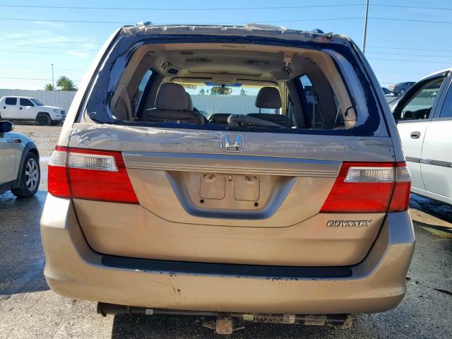 5FNRL38675B405015 - 2005 HONDA ODYSSEY EX GOLD photo 9