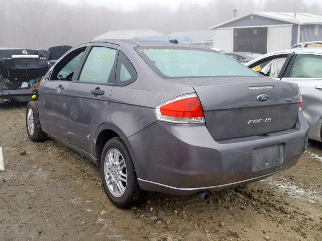 1FAHP3FN6AW275542 - 2010 FORD FOCUS SE GRAY photo 3