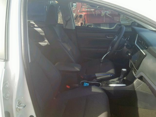 2T1BURHE7JC017239 - 2018 TOYOTA COROLLA L თეთრი ფოტო 5