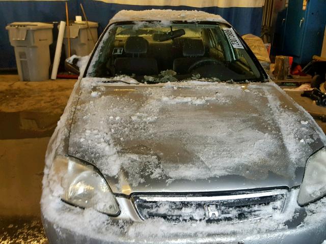 2HGEJ6613YH570458 - 2000 HONDA CIVIC BASE SILVER photo 9