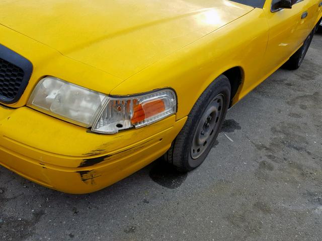 2FAHP71W33X156359 - 2003 FORD CROWN VICT YELLOW photo 9