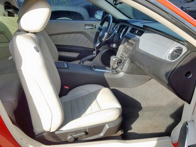 1ZVBP8CF8B5109585 - 2011 FORD MUSTANG GT RED photo 5