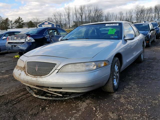 1LNFM92V0WY664803 - 1998 LINCOLN MARK VIII SILVER photo 2