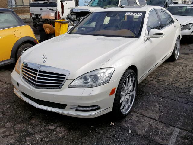 WDDNG7DB7DA494580 - 2013 MERCEDES-BENZ S 550 WHITE photo 2