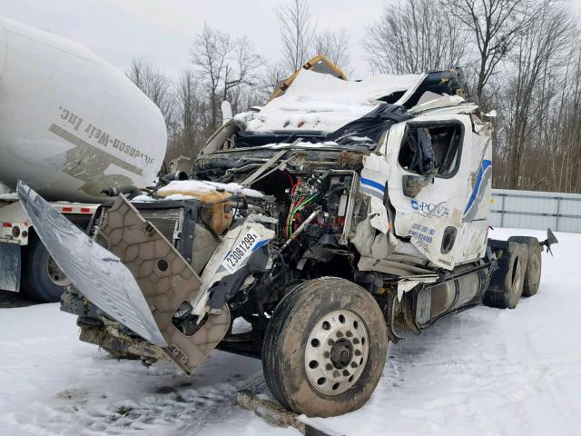 1FUJGLDR4HLHG1819 - 2017 FREIGHTLINER CASCADIA 1 WHITE photo 2