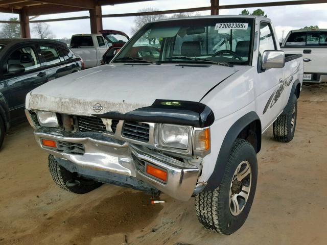 1N6SD11Y3VC395317 - 1997 NISSAN TRUCK XE WHITE photo 2