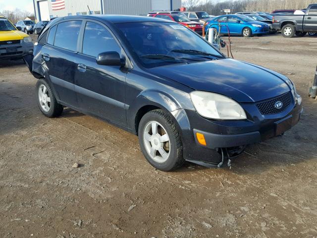 KNADE163166087372 - 2006 KIA RIO 5 BLACK photo 1