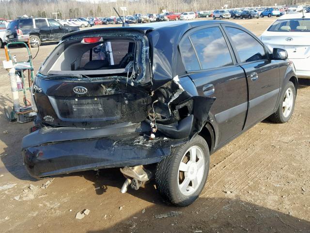 KNADE163166087372 - 2006 KIA RIO 5 BLACK photo 4