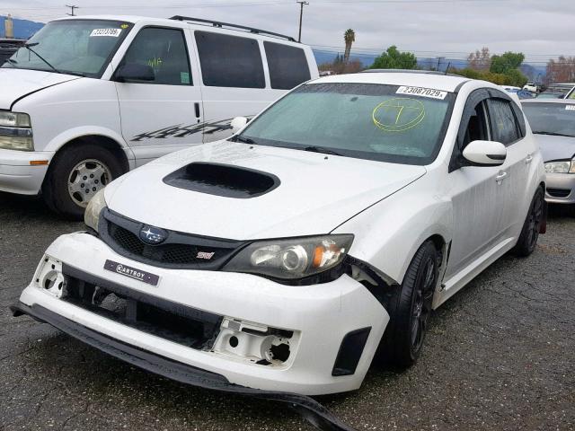 JF1GR89669L804895 - 2009 SUBARU IMPREZA WR WHITE photo 2