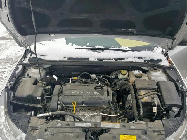 1G1PA5SH1E7105228 - 2014 CHEVROLET CRUZE LS SILVER photo 7