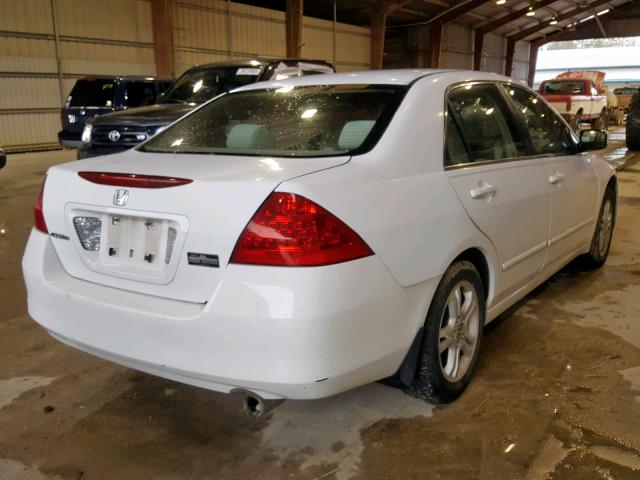 1HGCM56356A060585 - 2006 HONDA ACCORD SE WHITE photo 4