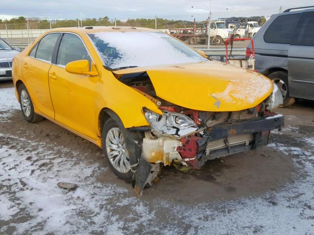 4T1BD1FK8DU077429 - 2013 TOYOTA CAMRY HYBR YELLOW photo 1