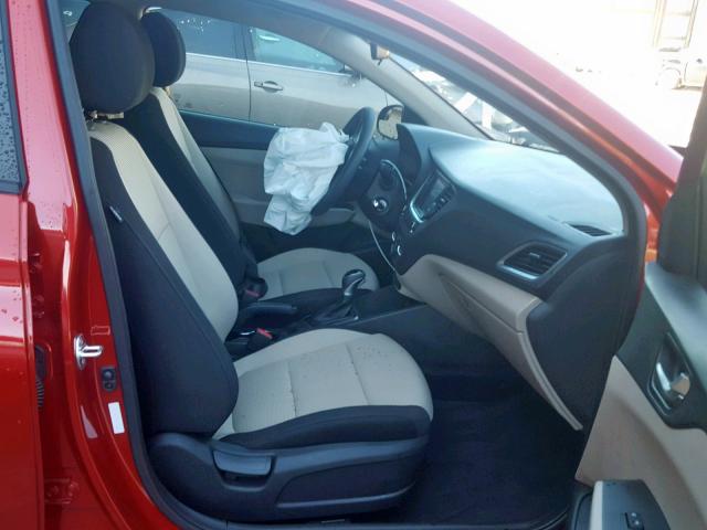 3KPC24A33JE034062 - 2018 HYUNDAI ACCENT SE RED photo 5