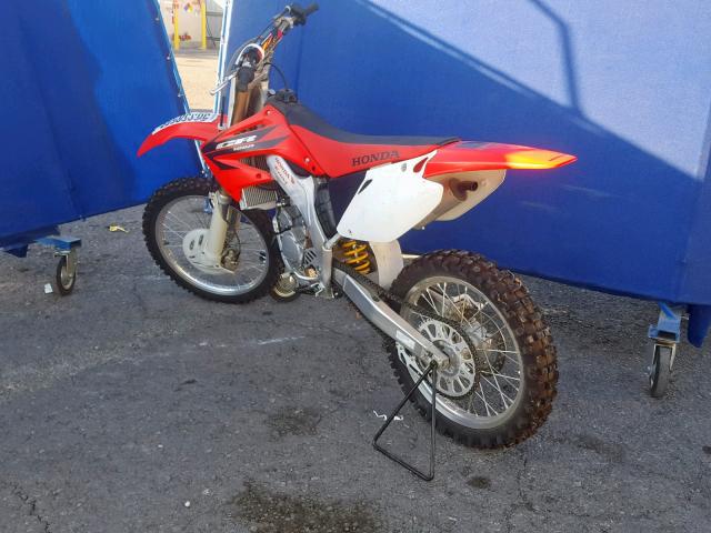 JH2JE013X6M800988 - 2006 HONDA CR125 R RED photo 3