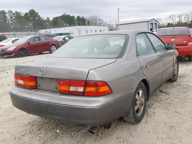 JT8BF28G9W5014302 - 1998 LEXUS ES 300 GRAY photo 4