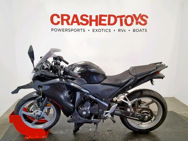 MLHMC4115B5003695 - 2011 HONDA CBR250 R BLACK photo 3