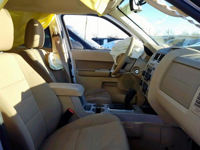 1FMCU0D74AKA69283 - 2010 FORD ESCAPE XLT WHITE photo 5