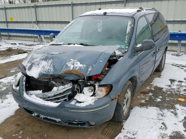 2C8GP64L55R296937 - 2005 CHRYSLER TOWN & COU BLUE photo 2