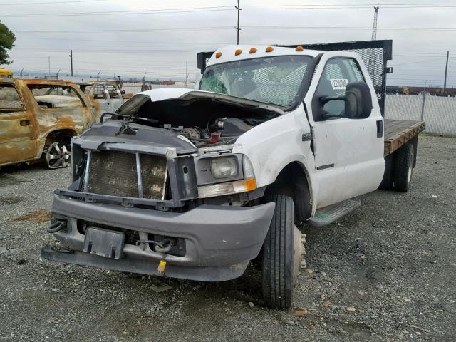 1FDAF56F52EC96775 - 2002 FORD F550 SUPER WHITE photo 2